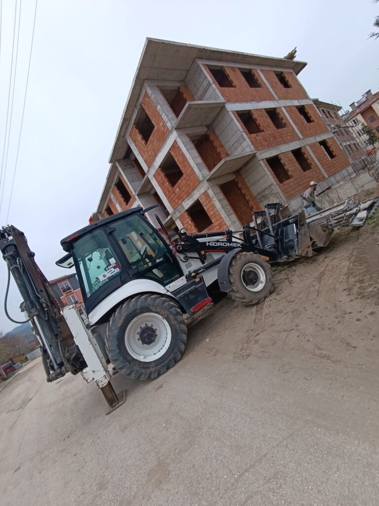 Afyon Enes Hafriyat - Uydukent ve Selçuklu mahallelerinde kiralık kepçe ve kazı hizmeti